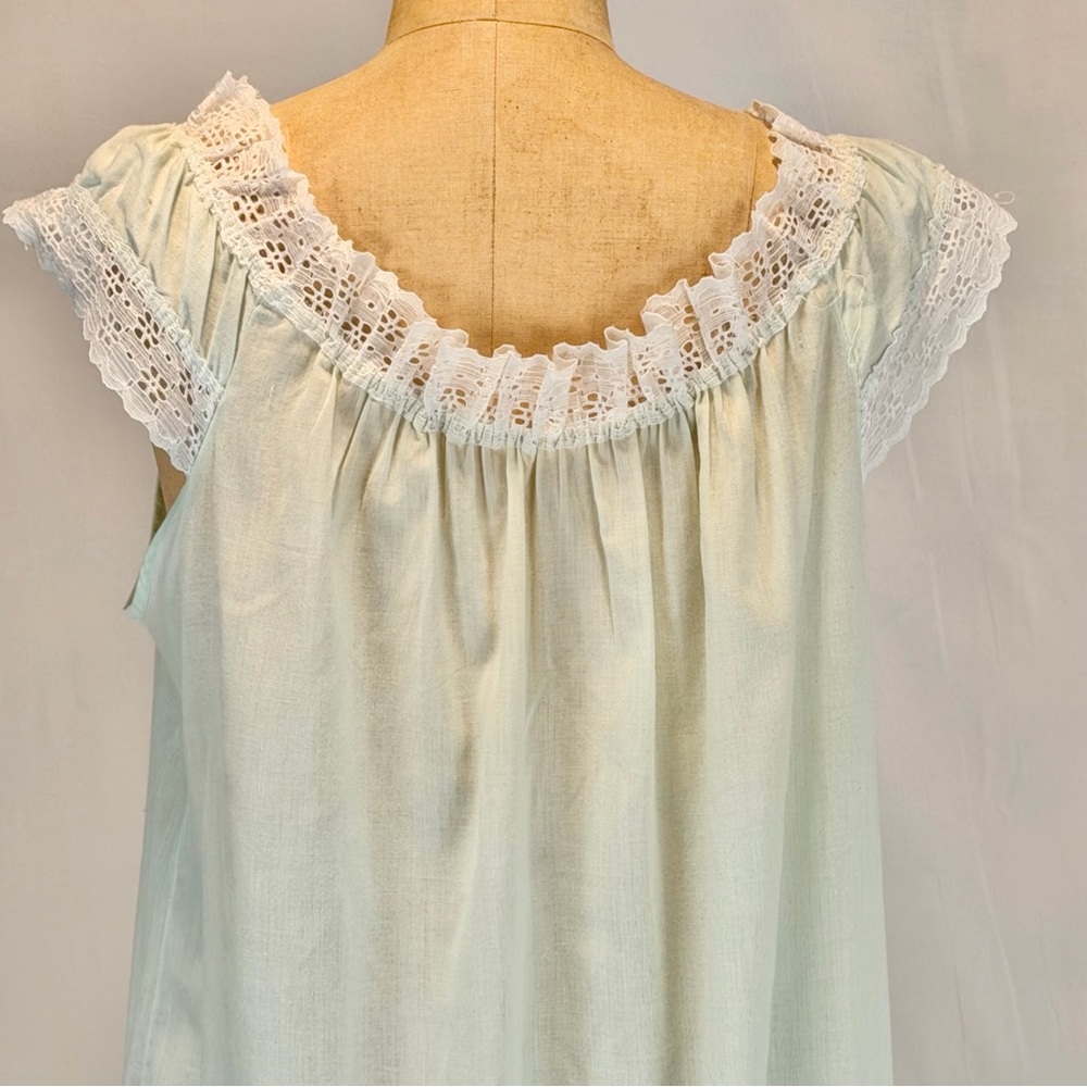 VINTAGE 60s cottage prairie floral embroidered nightgown robe housecoat set lace - Picture 7 of 17